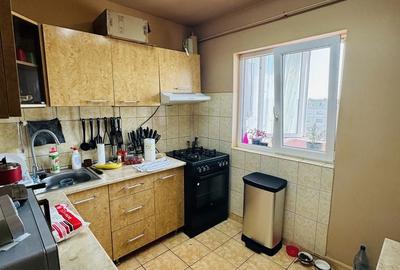 Apartament cu 3 camere decomandat în Alfa - 10