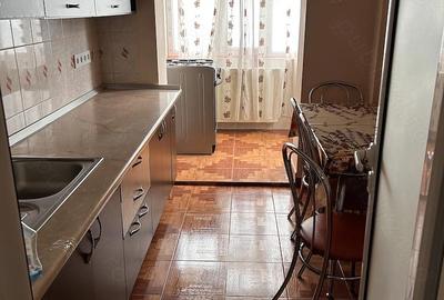 Apartament cu 3 camere decomandat în Traian - 6