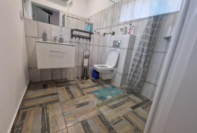 Mamaia Sat - Garsoniera mobilata-utilata,  etaj 1, bloc stradal la Blvd Mamaia - 10