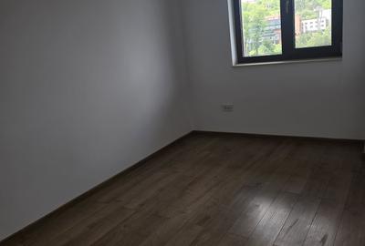 Apartament cu 2 camere semidecomandat în Bucium - 3
