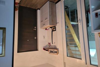 Garsonieră decomandată în Titan