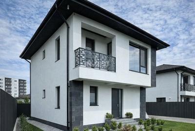 Casă cu 4 camere cu Teren 500 Mp în Bârnova