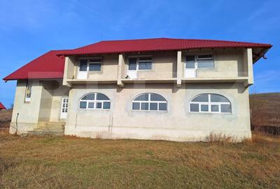 Pensiune moderna de vanzare, zona drumul european E85 - 1