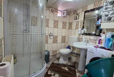 Casă cu Teren 100 Mp în Central