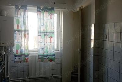 Apartament cu 3 camere decomandat în Decebal - 2