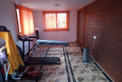 Casă cu 3 camere în Neagra - 1