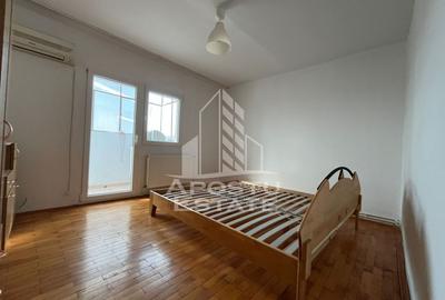 Apartament cu 3 camere, 2 bai, decomandat, centrala proprie, Sagulu Apartament cu 3 camere, 2 bai, decomandat, centrala proprie, Sagulu - 4