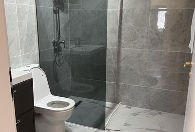 Casă cu 4 camere cu Teren 400 Mp în Nord