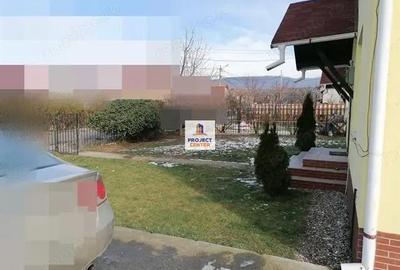 Casă cu 4 camere în Central - 2