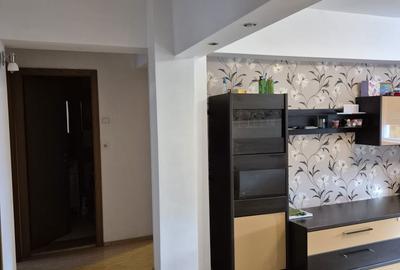 Apartament cu 3 camere decomandat în Central - 1