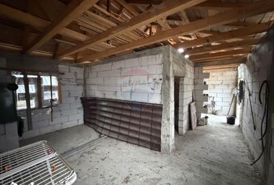 Casă cu 4 camere cu Teren 446 Mp în Răcoasa - 2