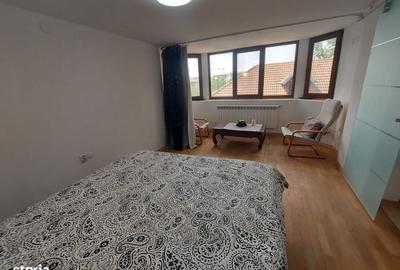 Apartament cu 3 camere în Micro 9 - 9