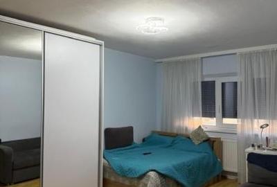 Apartament de vanzare 2 camere decomandate POARTA 6 - 3