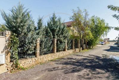 Teren de 561 mp, în Central - 3