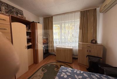 2 CAMERE TATARASI SCOALA 4 IONET TEODOREANU , GEAM LA BAIE, CENTRALA. - 14