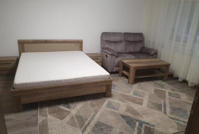 Garsonieră decomandată, mobilată în P-ța Alba Iulia