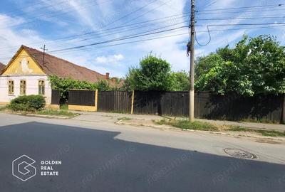 Casa cu teren de 1807 mp, Oras Lipova