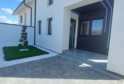 Casă cu 4 camere în Cetate - 1