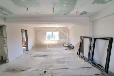 Casă individuală cu 10 camere cu Canalizare în Central - 8