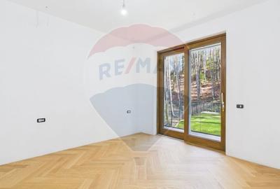 Apartament cu 4 camere decomandat în Calea Moroieni - 8