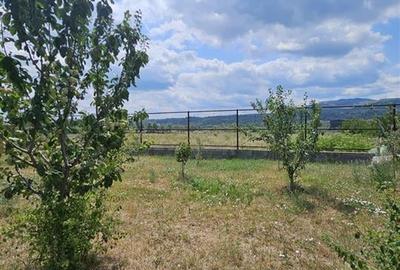 TEREN INTRAVILAN DE VANZARE IN STATIUNEA BALNEOCLIMATERICA TG OCNA ,SUPRAFATA  1 - 3