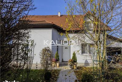 Casă cu 6 camere cu Canalizare în Mica - 1