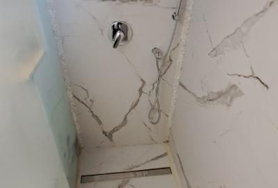APARTAMENT 3 CAMERE   CU 3 BAI - LUX - LOC PARCARE - COMISION 0 - 38
