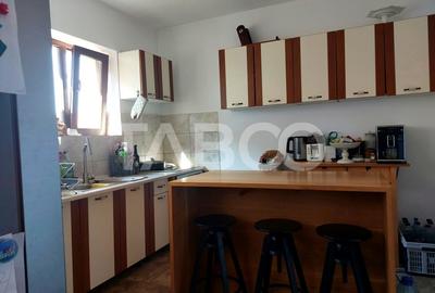 Pret avantajos-Casa si studio de vanzare 146 mpu 5 camere Cisnadie - 14