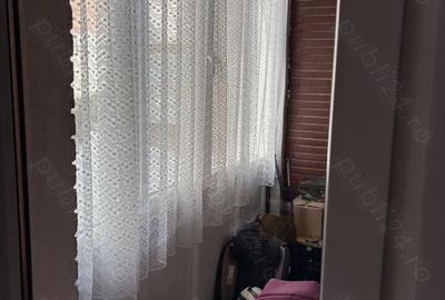 Apartament cu 4 camere decomandat în Micro 15