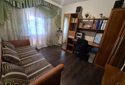 Vanzare apartament 2 camere in Targu Jiu, strada Victoriei - zona Peco OMV - 3