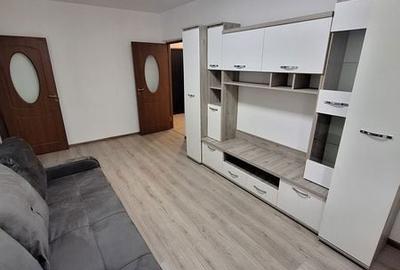 Apartament cu 2 camere semidecomandat în Podu Roș