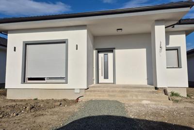 Vila NOUA individuala, 4 camere in Via Carmina, Arad, comision 0 - 9