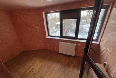Casă cu 5 camere cu Teren 1192 Mp în Giulești - 11