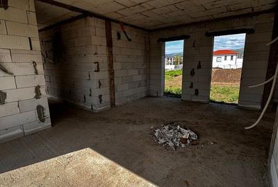 Casă cu 4 camere în Dumitra - 14