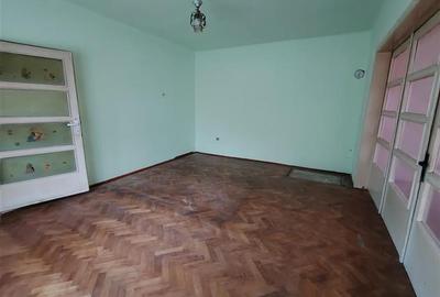 Duplex cu 2 camere cu Canalizare în Central - 13
