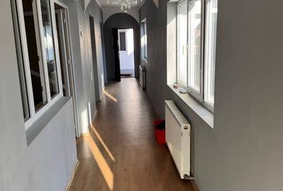 Casă cu 7 camere cu Teren 490 Mp în Central - 12