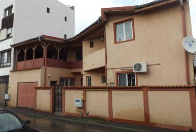 Casă cu 6 camere cu Teren 250 Mp în Antiaeriană - 9