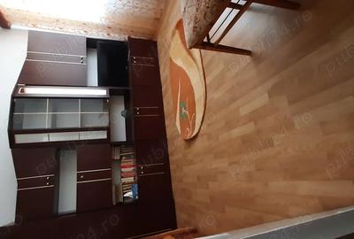 Apartament 2 camere,decomandat - 3
