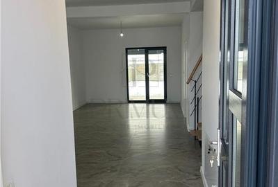 Duplex cu 4 camere cu Canalizare în Moșnița Nouă - 3