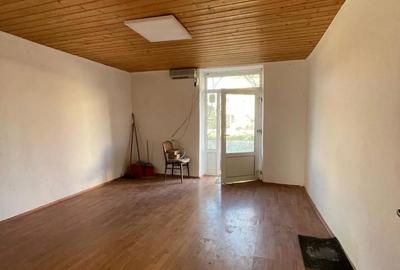 Spațiu comercial, de 28 mp, în Central - 3