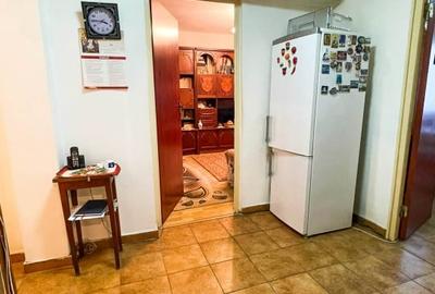 Bd. Basarabia 3 cam,decomandat,etaj 1,bloc reabilitat,an 1983,0%comision Bd. Basarabia 3 cam,decomandat,etaj 1,bloc reabilitat,an 1983,0%comision - 8