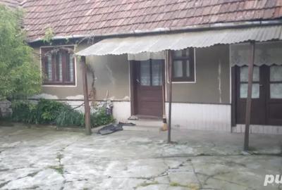 Vand casa in com. Beliu - 2