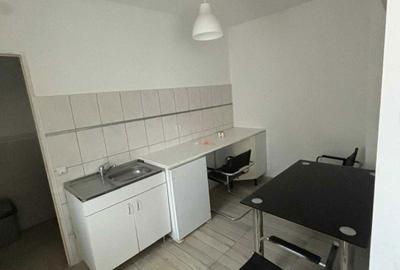 Apartament cu 4 camere decomandat în Central - 3
