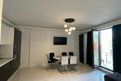 3 camere cu vedere frontală la mare mobilat lux