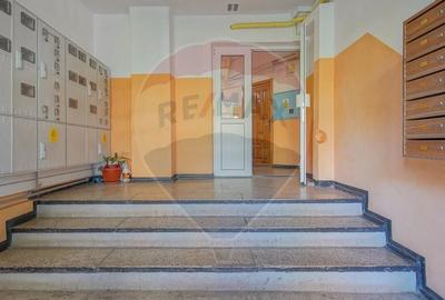 Apartament cu 2 camere de vanzare de renovat,  Bartolomeu - 12