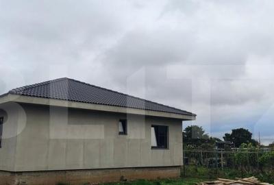 Casa semifinisata cu gard imprejmuitor in Livada de Bihor, l - 14