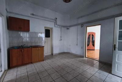 Casă cu 2 camere cu Teren 15 Mp în Unirii - 4