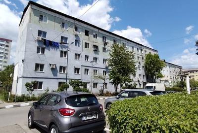 Apartament cu 2 camere în Micro 6 - 8