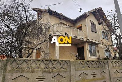 Casa cu 7 camere, 700 mp teren, deschidere la 2 strazi, zona Centru - 2