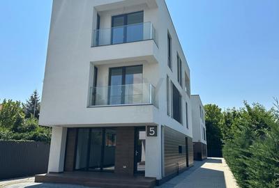 Casă individuală cu 7 camere cu Canalizare în Iancu Nicolae